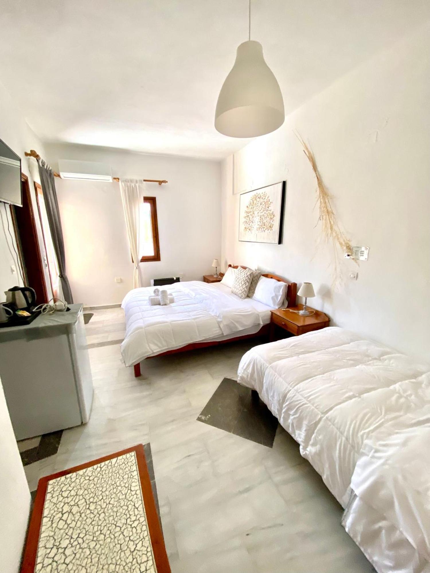 Costas Inn Spilion Ngoại thất bức ảnh